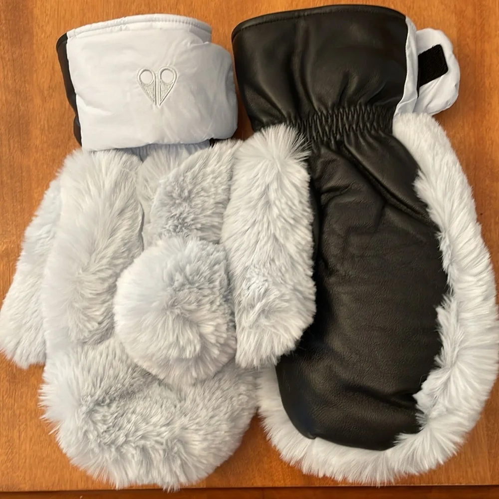 Moose Knuckles Bunny Mittens - Baby Blue Faux Fur - Picture 10 of 12